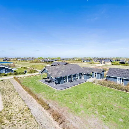 Charming Sauna Cottage-by Traum