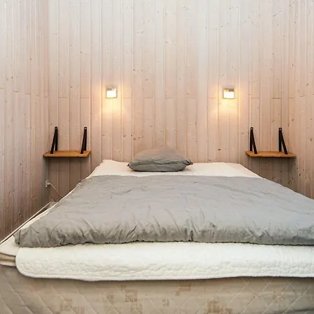 Charming Sauna Cottage-by Traum