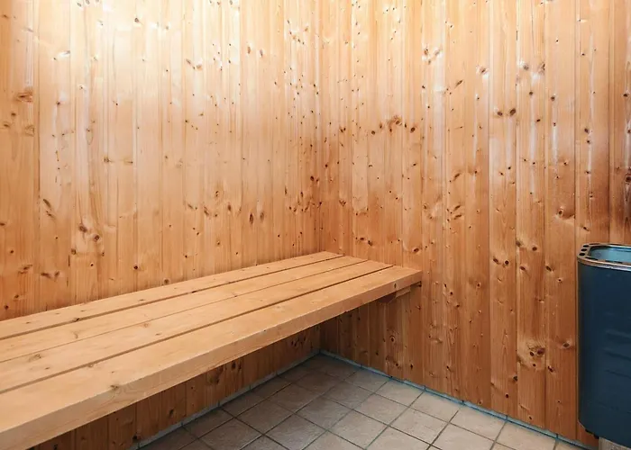 Дом отдыха Charming Sauna Cottage-by Traum Tarm